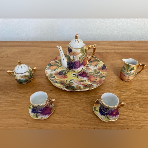 Tea Set - Picture 11 of 16
